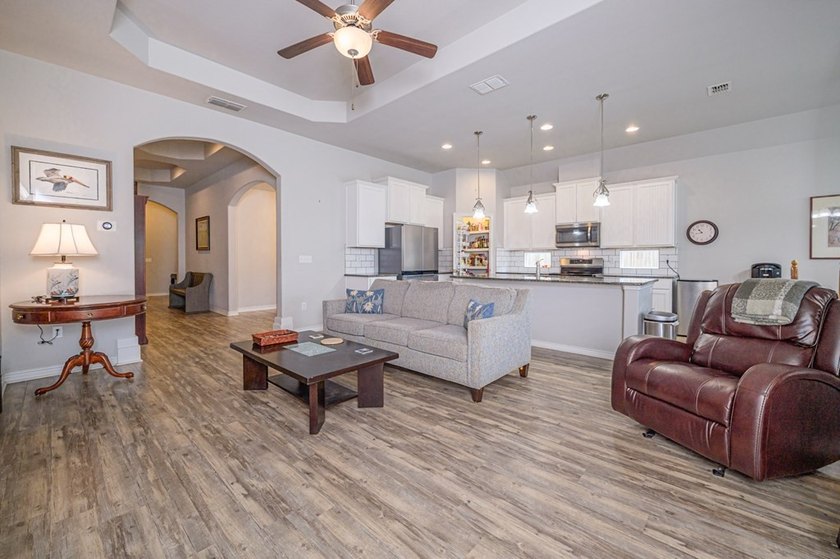 Spacious 4-Bed, 3-Bath Home in Wandering Oaks - Move-In Ready - photo 3