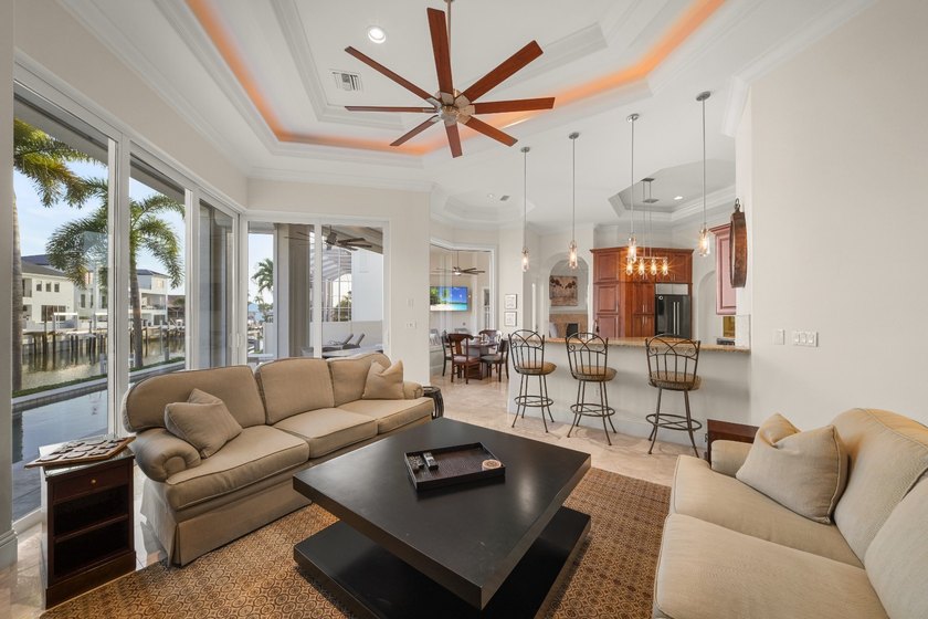 Experience the pinnacle of coastal luxury in the heart of - photo 9