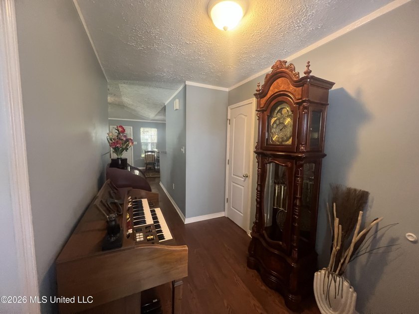 Just listed: a well-maintained, move-in-ready home on a large - photo 7