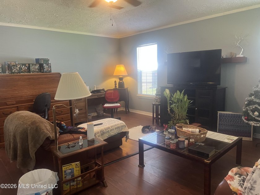 Just listed: a well-maintained, move-in-ready home on a large - photo 9