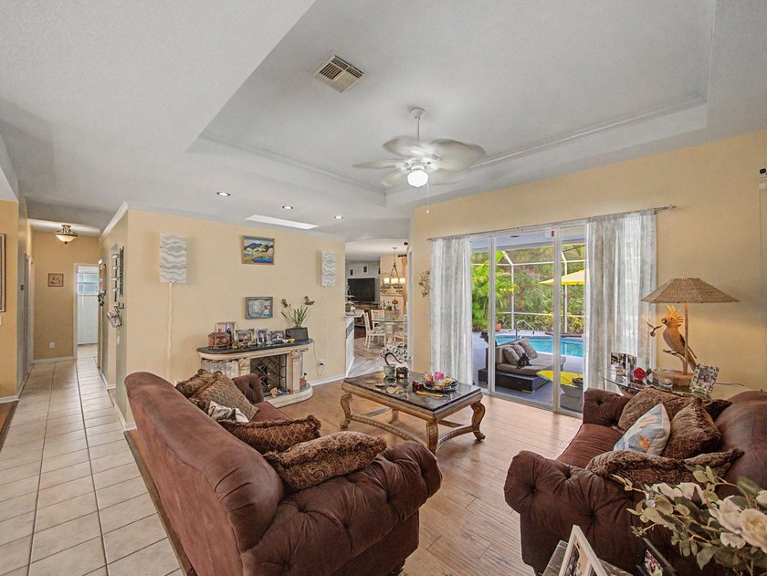 Welcome to this beautifully updated 4-bedroom, 2.5-bath pool - photo 7