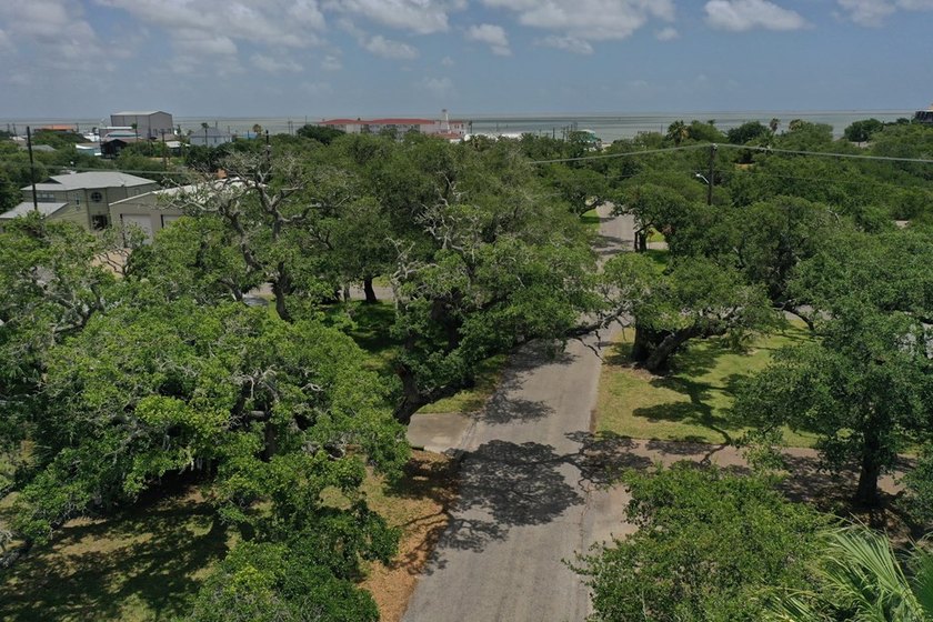 Build your coastal dream home in the heart of Rockport-Fulton! - photo 3