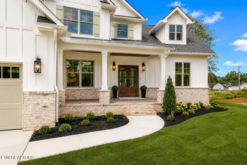 Introducing Magnolia Manor, an exclusive boutique community in - photo 5