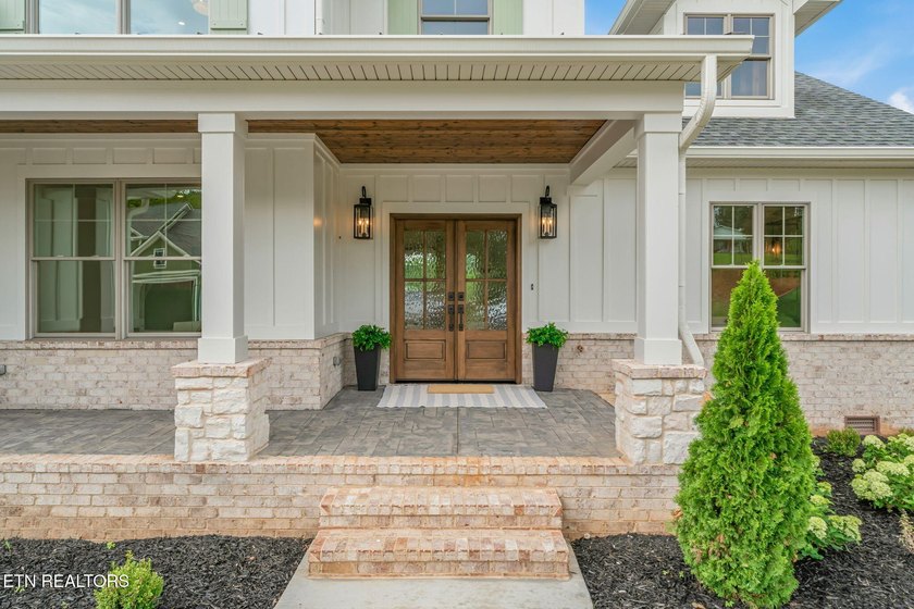 Introducing Magnolia Manor, an exclusive boutique community in - photo 6
