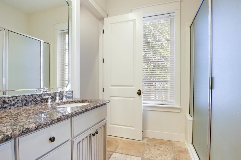 Set on a prime corner lot within the Bungalos at Sandestin, this - photo 17