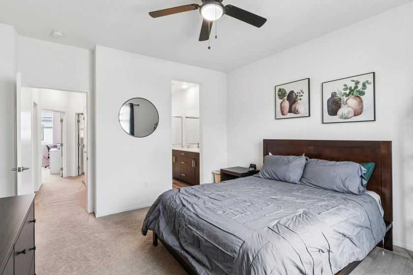 Welcome to Playa Del Sol living at its finest! This beautifully - photo 21