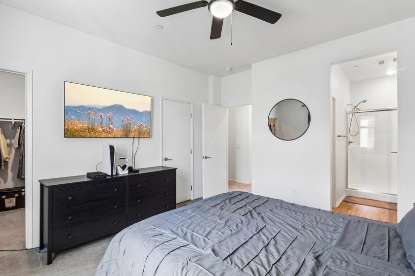 Welcome to Playa Del Sol living at its finest! This beautifully - photo 22