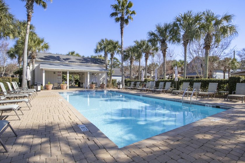 Set on a prime corner lot within the Bungalos at Sandestin, this - photo 28