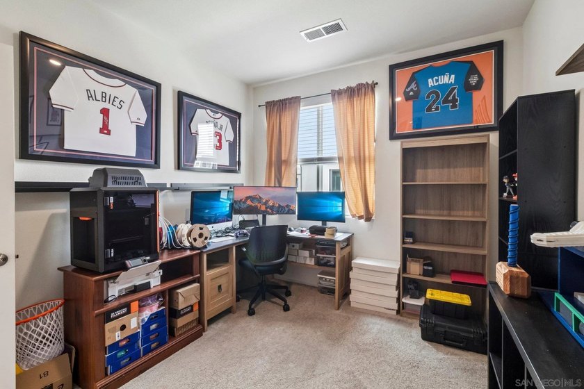 Welcome to Playa Del Sol living at its finest! This beautifully - photo 28