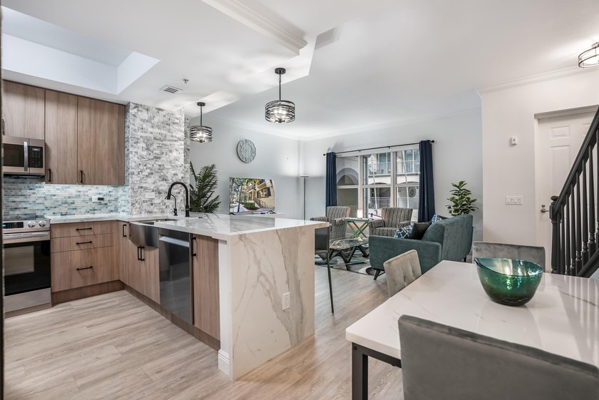 Remodeled &amp; 'FURNISHED' townhome on the main promenade at Wilton - photo 3