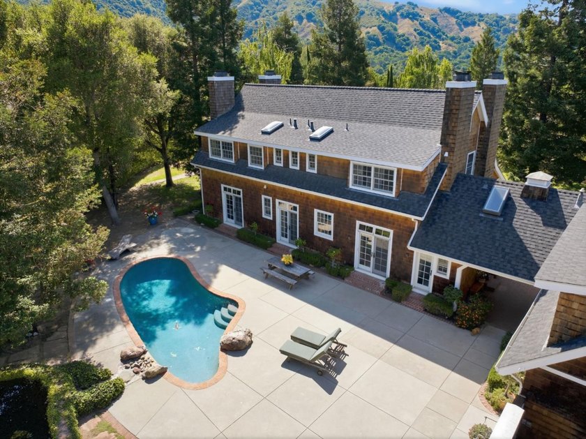 Welcome to 7 San Clemente, a stunning equestrian estate in the - photo 4