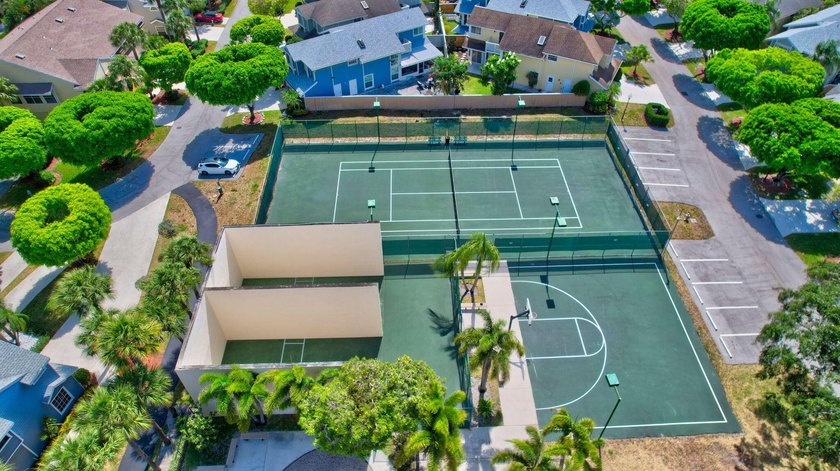 2-bedroom, 2-bathroom townhome is located in the highly - photo 9