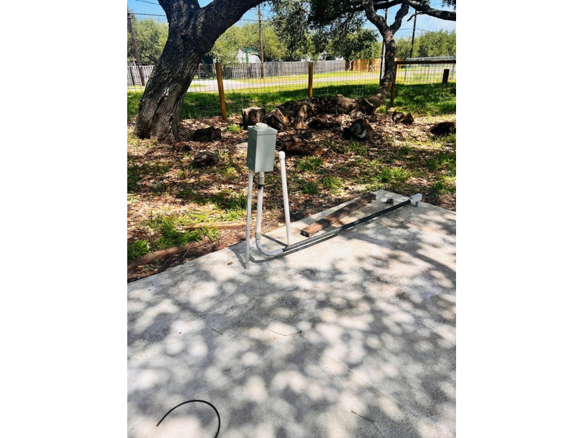Two spacious lots with room to expand or customize. One lot - photo 5
