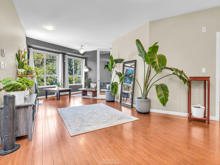 Remarkable 2 bedroom, 2 bathroom suite in *The Grove*, a - photo 2