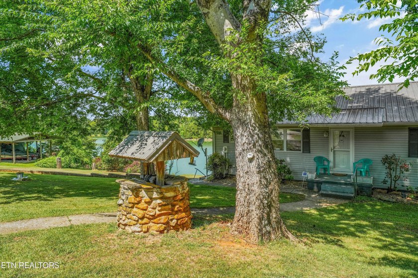 Douglas Lakefront Home. FIRST time on the Market! Lovely 2 bedrm - photo 4