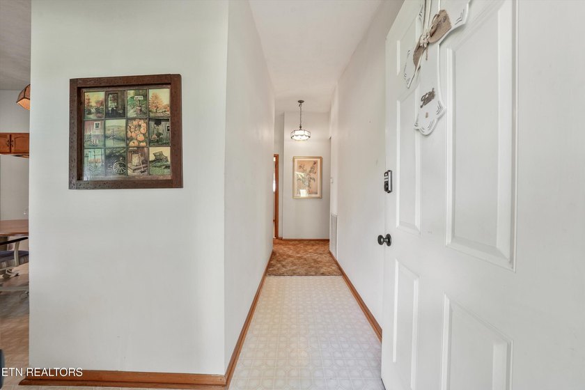 Douglas Lakefront Home. FIRST time on the Market! Lovely 2 bedrm - photo 6