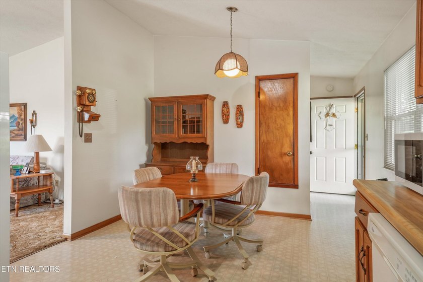 Douglas Lakefront Home. FIRST time on the Market! Lovely 2 bedrm - photo 8