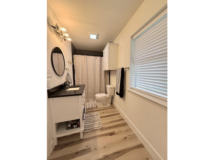 Cute as a Button! UPDATED &amp; REMODELED, move in ready, no city - photo 21