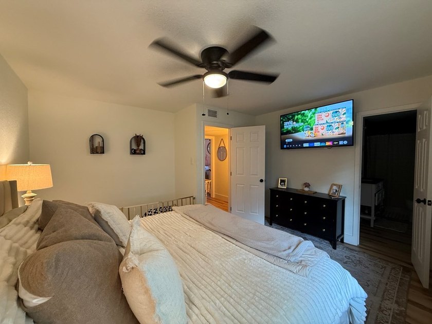 Cute as a Button! UPDATED &amp; REMODELED, move in ready, no city - photo 22