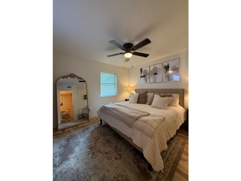 Cute as a Button! UPDATED &amp; REMODELED, move in ready, no city - photo 23
