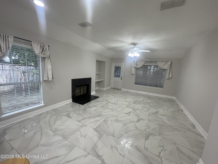 Great starter home in a convenient location! Just minutes from - photo 4