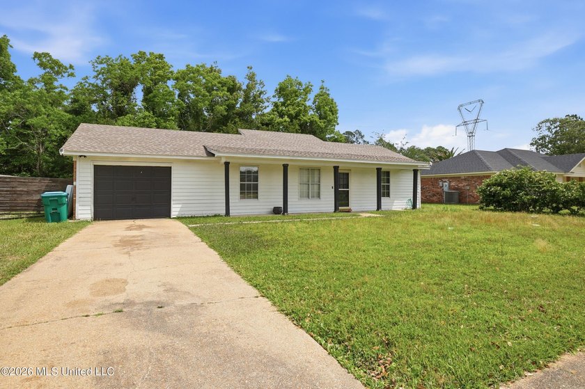 Welcome to your beautifully updated 3-bedroom, 2-bathroom home - photo 4