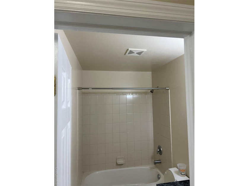 Nice condo in the Soundview area. Great opportunity for - photo 11