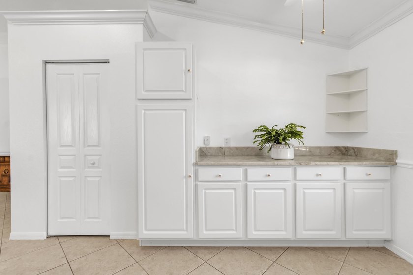 MOTIVATED AND READY TO SELL!! Welcome home to this - photo 10