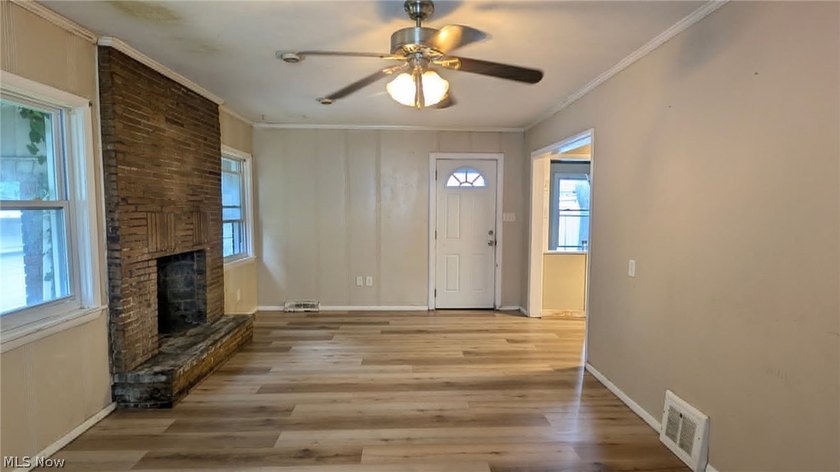 Welcome to 854 E 250th in beautiful Euclid, OH. This property is - photo 11
