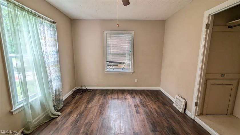 Welcome to 854 E 250th in beautiful Euclid, OH. This property is - photo 17