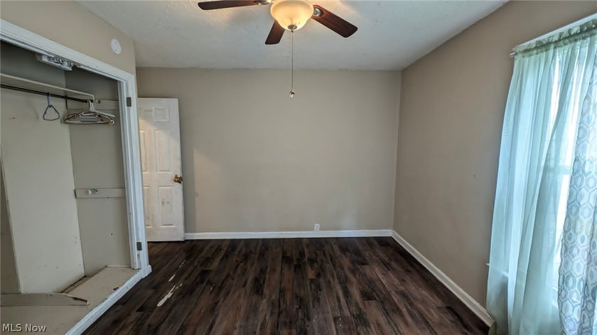 Welcome to 854 E 250th in beautiful Euclid, OH. This property is - photo 18