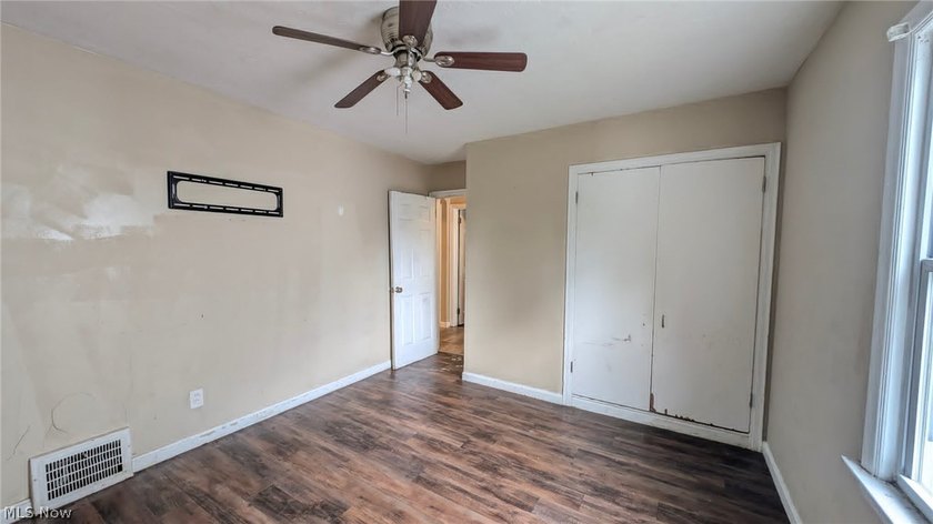 Welcome to 854 E 250th in beautiful Euclid, OH. This property is - photo 19