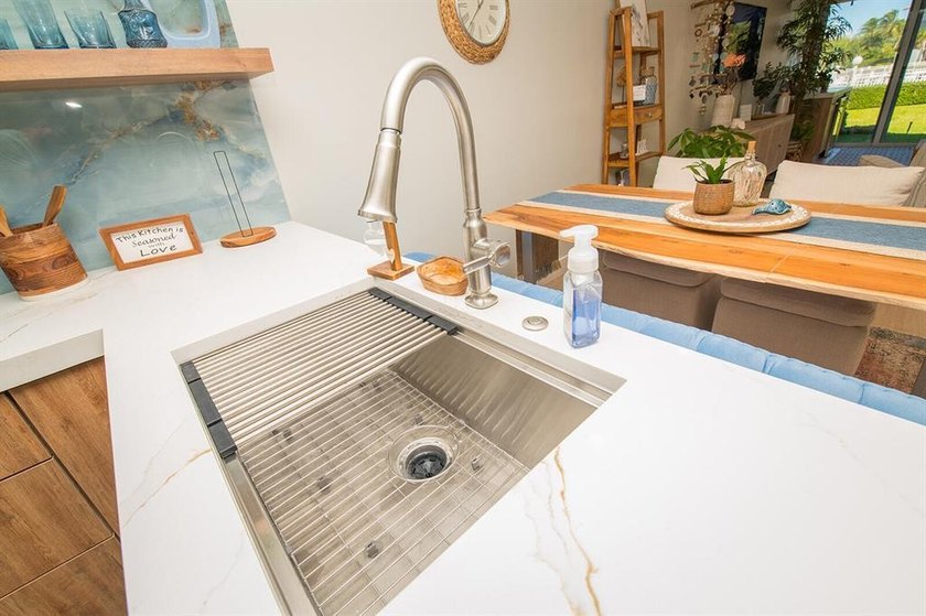 Experience the South Florida lifestyle in this tastefully - photo 2