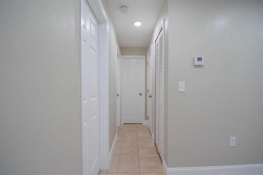 This stunning duplex in Fort Pierce has been fully renovated - photo 9