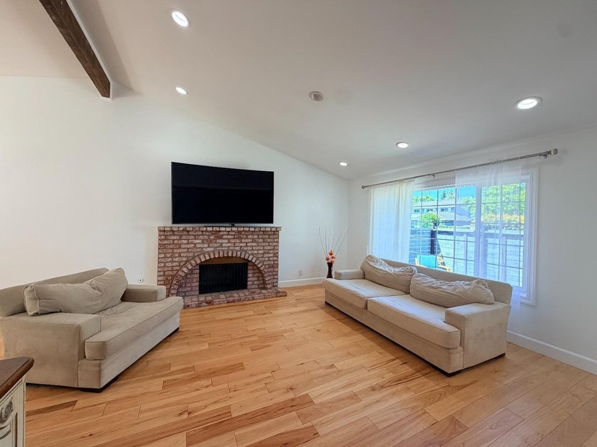 Welcome to 3180 Cheshire Dr, a beautifully appointed home - photo 5