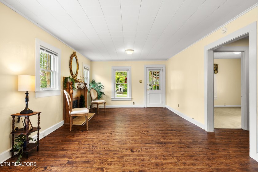 a charming cottage style home full of warmth, character, and - photo 10