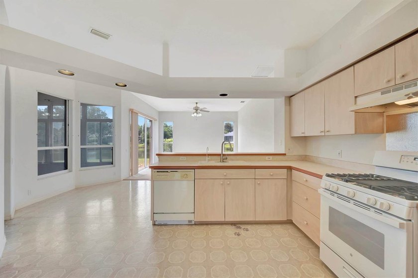 Virtually Staged. Set on premium Lot 108 in Quail Run - photo 21