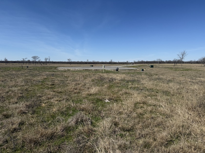300+ feet of shoreline on Lake Halbert/Magnolia! - photo 15
