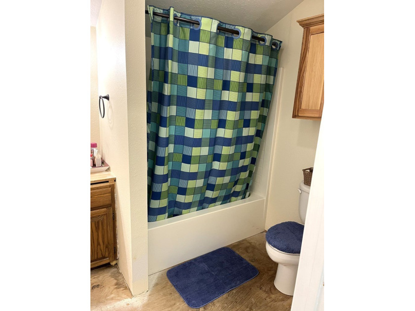Partially remodeled two bedroom home near Aransas Bay. On three - photo 5