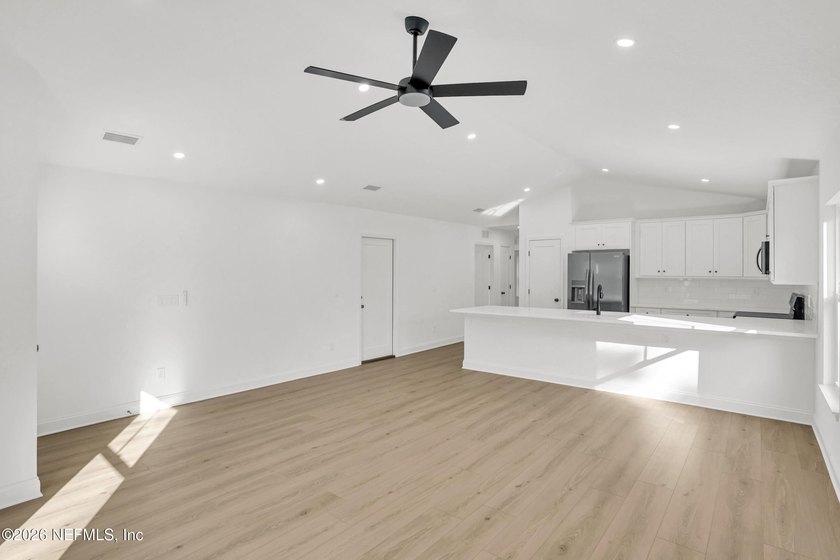 Welcome to your dream home in a charming, non-HOA community! - photo 4