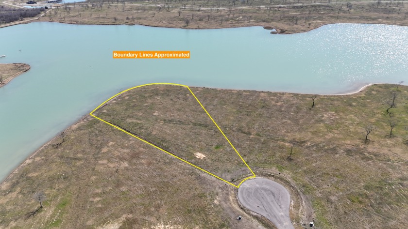 300+ feet of shoreline on Lake Halbert/Magnolia! - photo 9