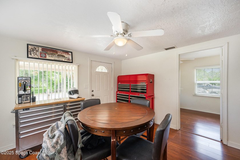This inviting home offers just over 1,000 sq ft of living space - photo 5