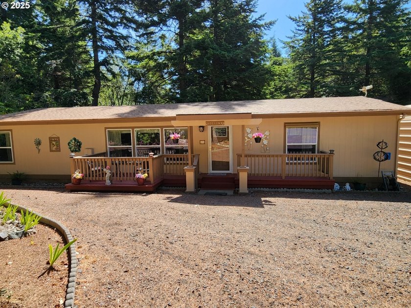 Beautifully remodeled home loaded with quality upgrades, tucked - photo 32