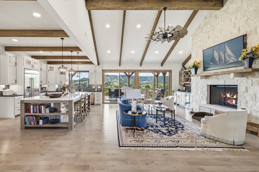 Experience luxury living in this magnificent one-story 4-bedroom - photo 17