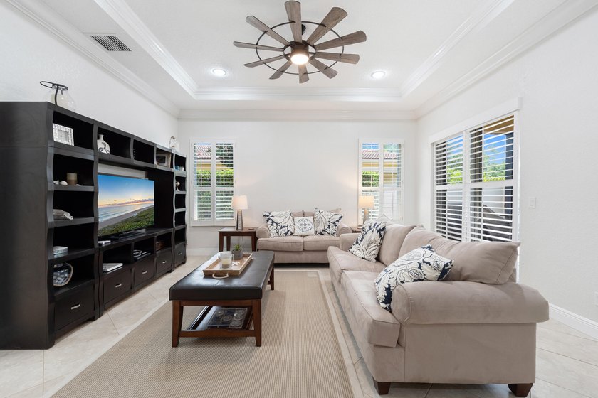 Welcome to this charming CORNER UNIT 2-bedroom, 2-bathroom villa - photo 5