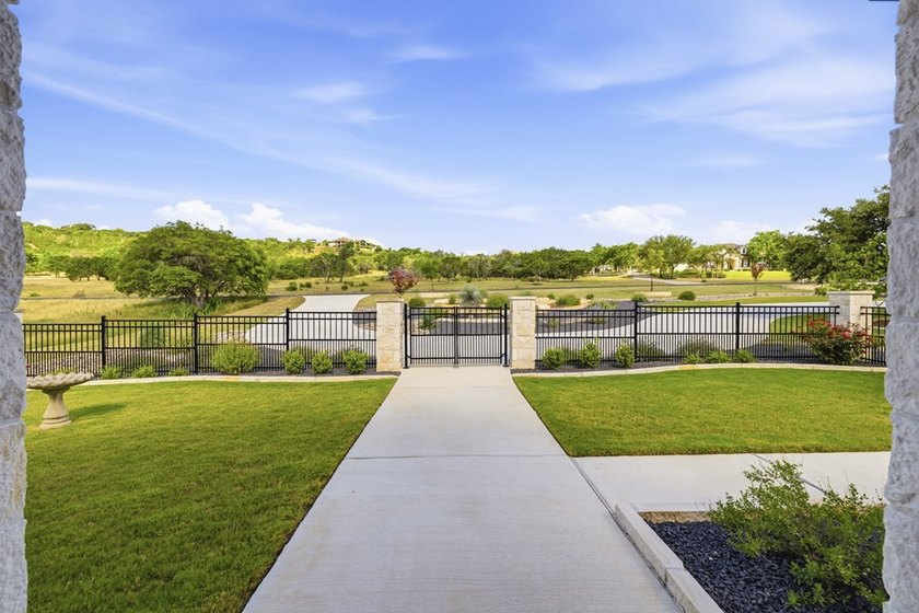 Experience luxury living in this magnificent one-story 4-bedroom - photo 36
