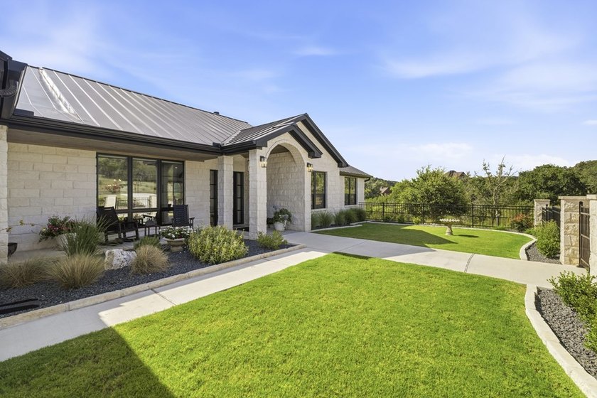 Experience luxury living in this magnificent one-story 4-bedroom - photo 38