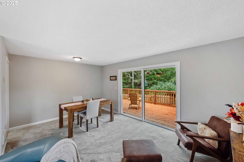 Location, location, location! Single level ranch style home with - photo 8