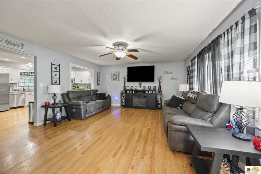 The square footage tells the story. With approximately 3,000 - photo 2