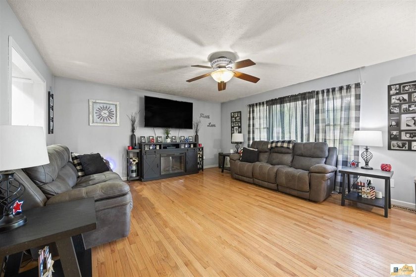 The square footage tells the story. With approximately 3,000 - photo 3